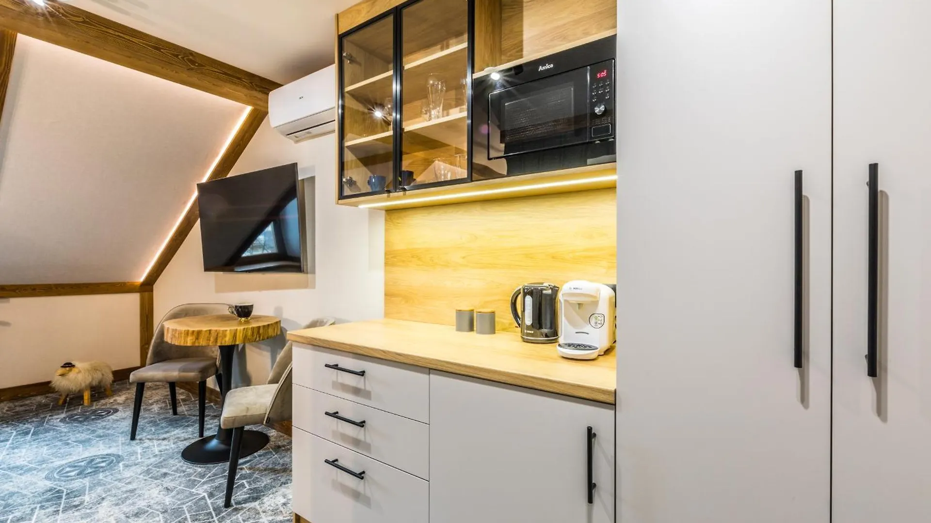 Apartamenty Forrest Krupowki ザコパネ