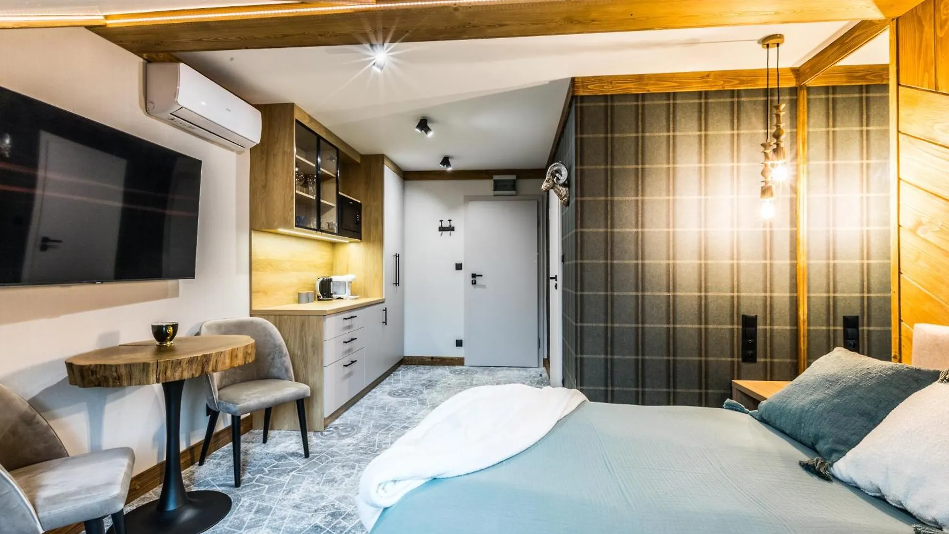 Apartamenty Forrest Krupowki ザコパネ