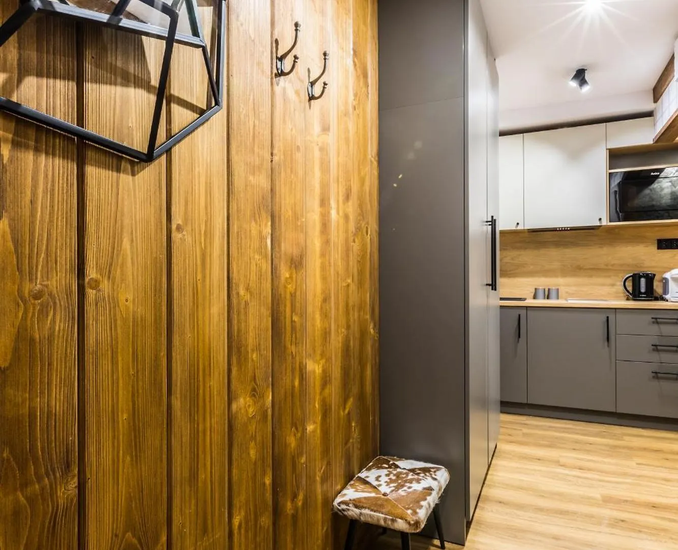 Apartamenty Forrest Krupowki ザコパネ